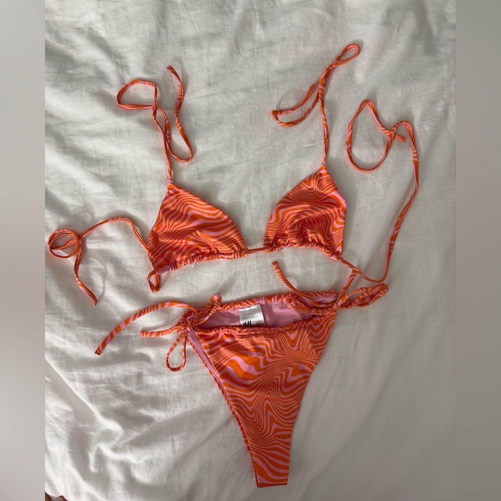 H&M Orange Swirl String Bikini Set (S top M Bottom)